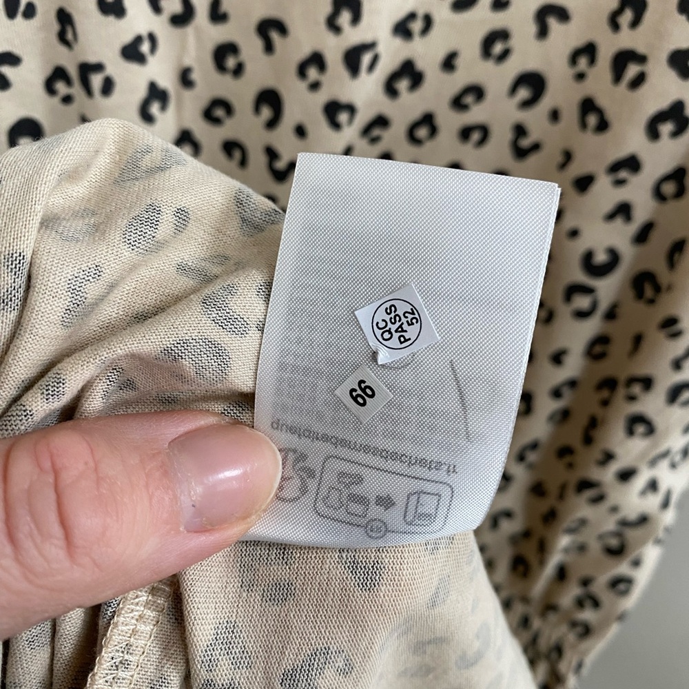 🔴 3/$10 - Kids H&M Cheetah Print Dress - Picture 7 of 7